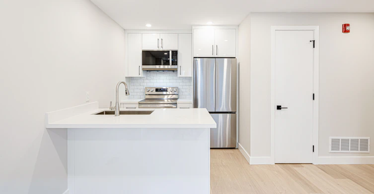 Laneway Upper-20 Kewbeach Avenue, Toronto, ON, M4L 1B7 - 9