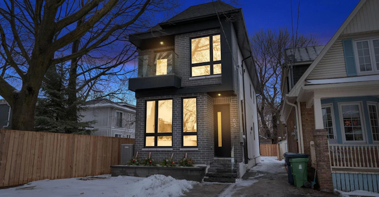 65 Crewe Avenue, Toronto, ON, M4C 2J2
