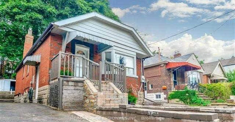 Lower-34 Glenside Avenue, Toronto, ON, M4L 2T5 - 2