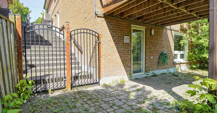 Lower-61 Garden Street, Whitby, ON, L1N 9E7 - 3