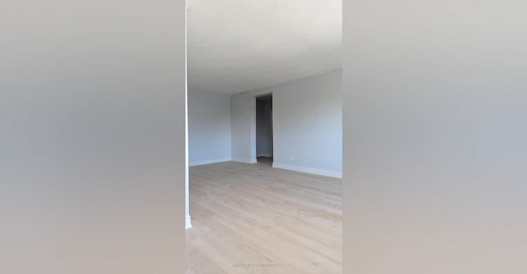 11-296 Saguenay Avenue, Oshawa, ON, L1J 2M8 - 11