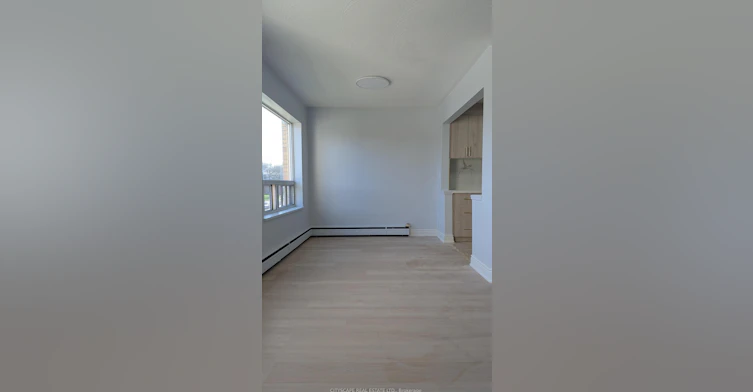 11-296 Saguenay Avenue, Oshawa, ON, L1J 2M8 - 10