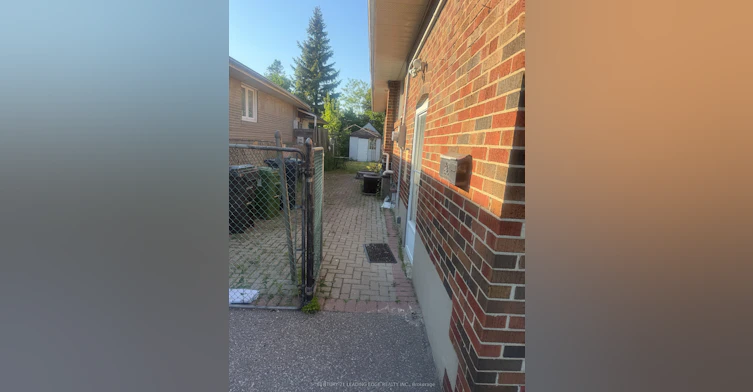 Main-62 Lombardy Crescent, Toronto, ON, M1K 4N9 - 12