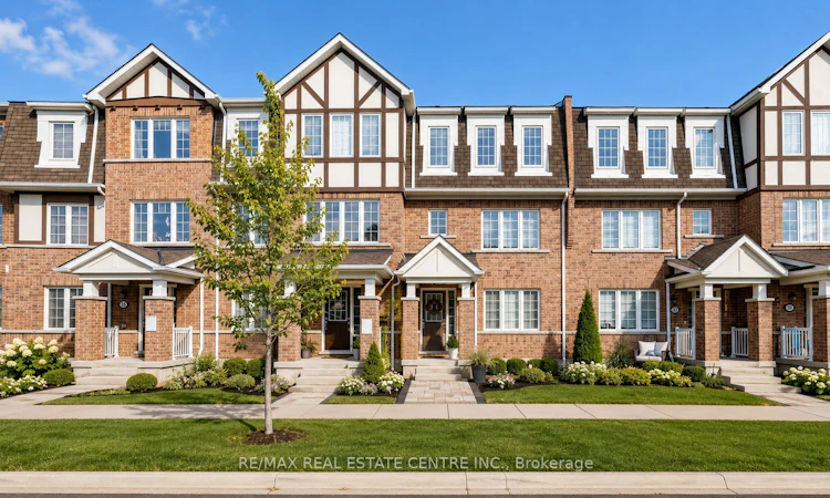 32 Bluegill Crescent