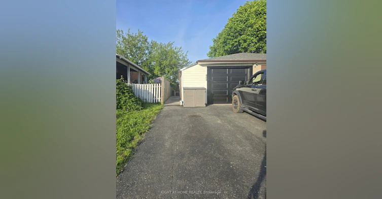 869 Grenoble Boulevard, Pickering, ON, L1W 1T7 - 2