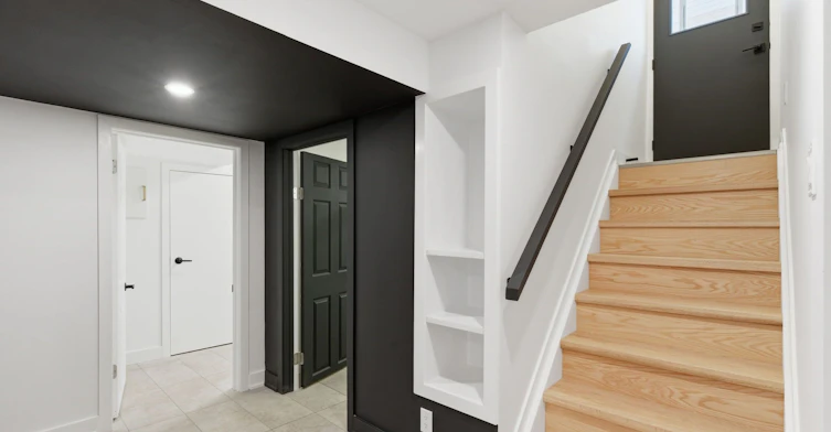 111 Riverside Drive N, Oshawa, ON, L1G 6J6 - 2