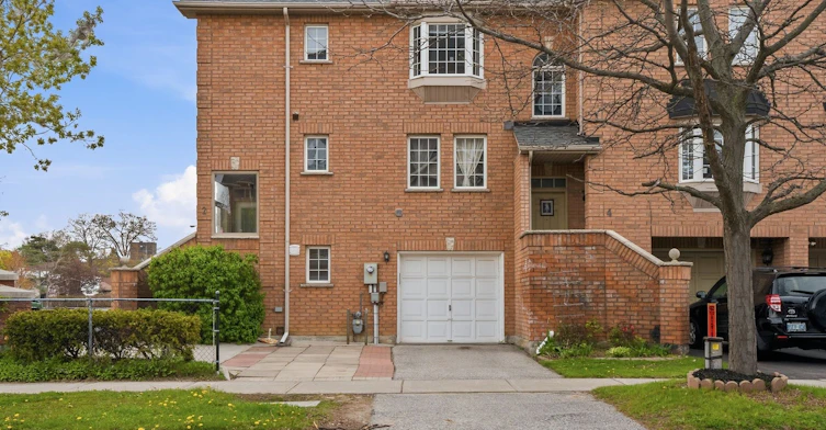 2 Eli Shackleton Court, Toronto, ON, M1E 5K3