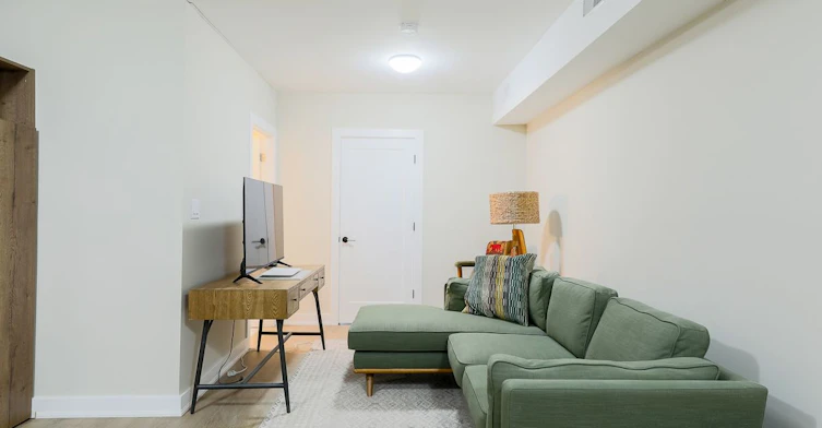 303-628 Danforth Avenue, Toronto, ON, M4K 1R3 - 8