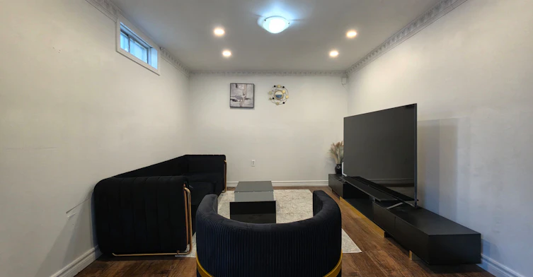 Lower-66 Overlord Crescent, Toronto, ON, M1B 4P2 - 8