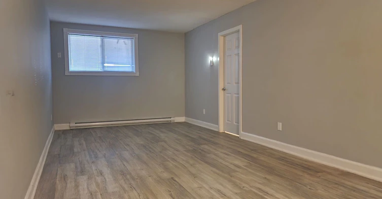 2-207 Trent Street E, Whitby, ON, L1N 1L7