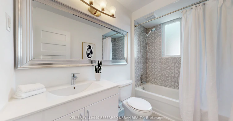 Upper-266 Highfield Road, Toronto, ON, M4L 2V5 - 17