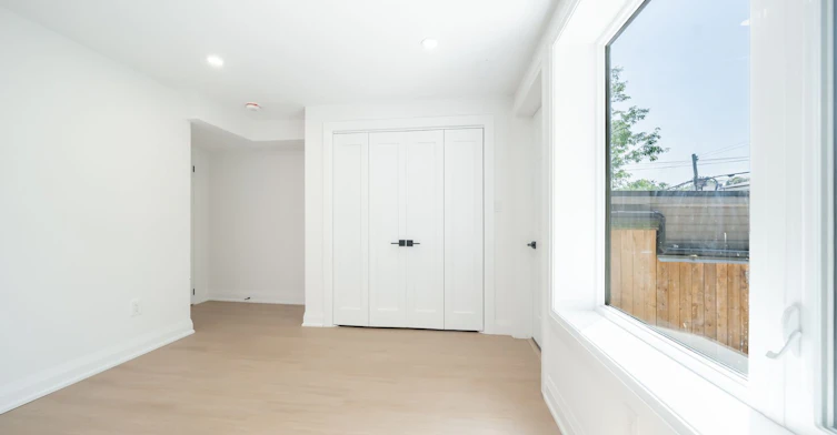 Lower-344 Highfield Road, Toronto, ON, M4L 2V5 - 12