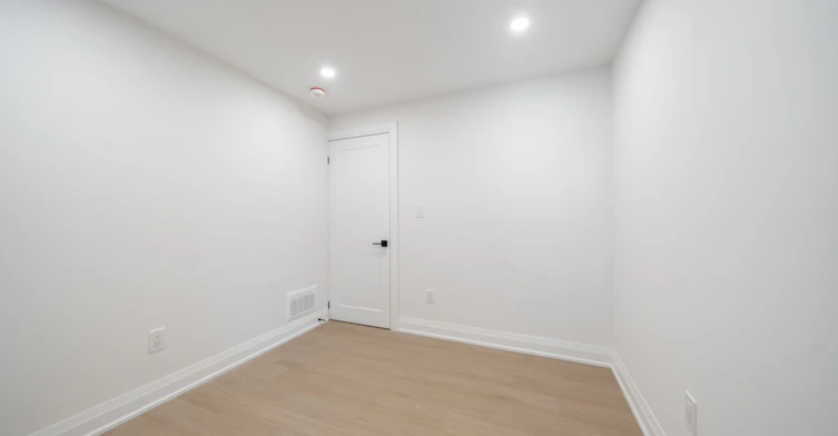 Lower-344 Highfield Road, Toronto, ON, M4L 2V5 - 10