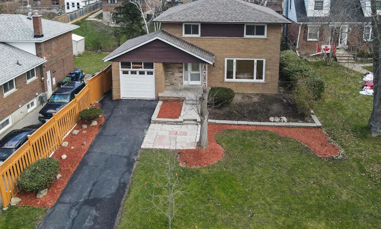 9 Allister Avenue