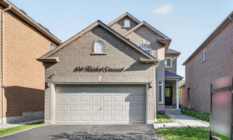154 Thicket Crescent