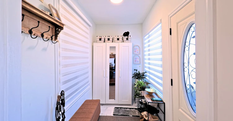 94 Meighen Avenue, Toronto, ON, M4B 2H7 - 2