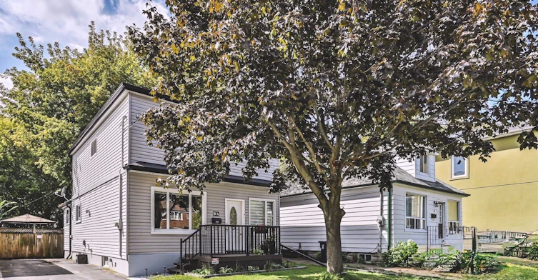 94 Meighen Avenue, Toronto, ON, M4B 2H7