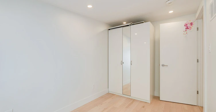 37 Craven Road, Toronto, ON, M4L 2Z4 - 22