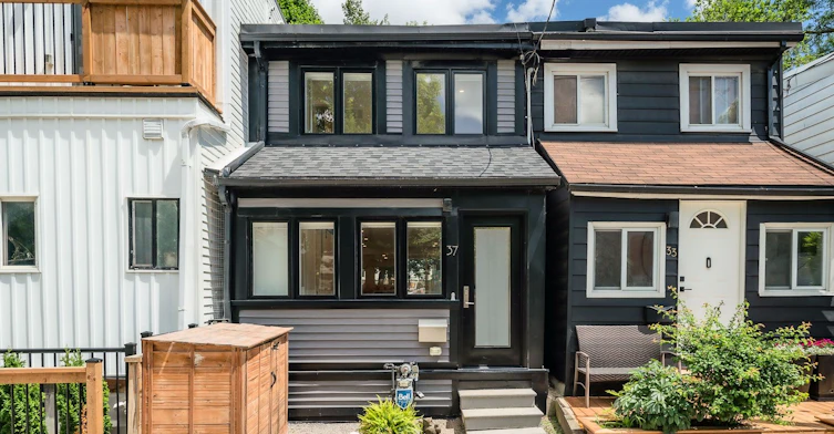 37 Craven Road, Toronto, ON, M4L 2Z4 - 2
