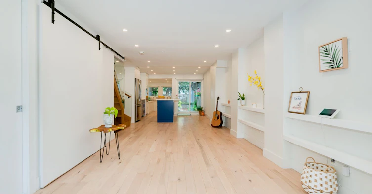 37 Craven Road, Toronto, ON, M4L 2Z4