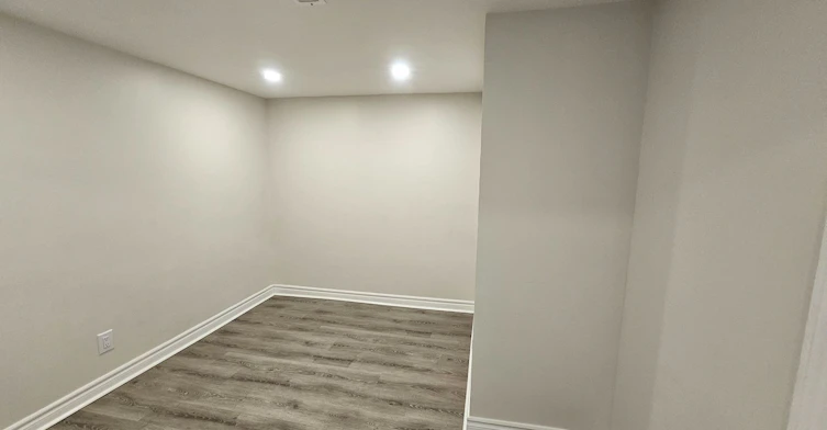 Lower-733 Balaton Avenue, Pickering, ON, L1W 1W3 - 4