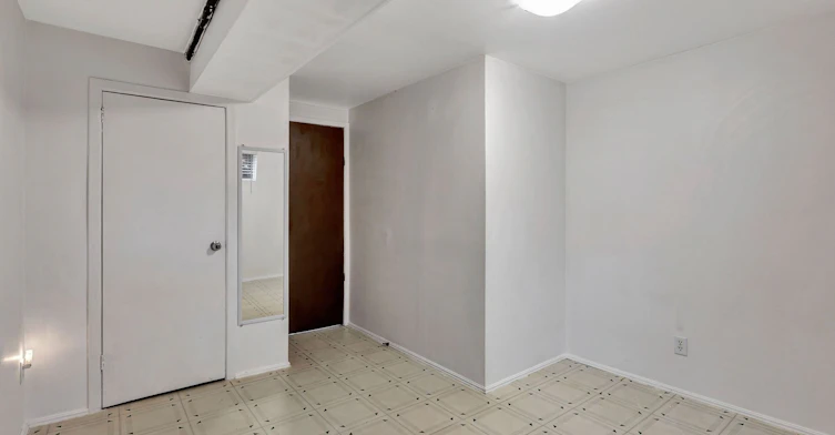 Bsmt-90 Santamonica Boulevard, Toronto, ON, M1L 4H5 - 9