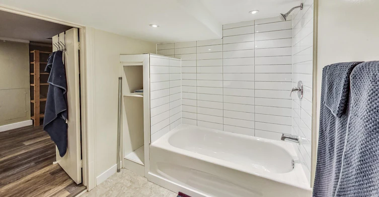 1 Milne Avenue, Toronto, ON, M1L 1J7 - 7