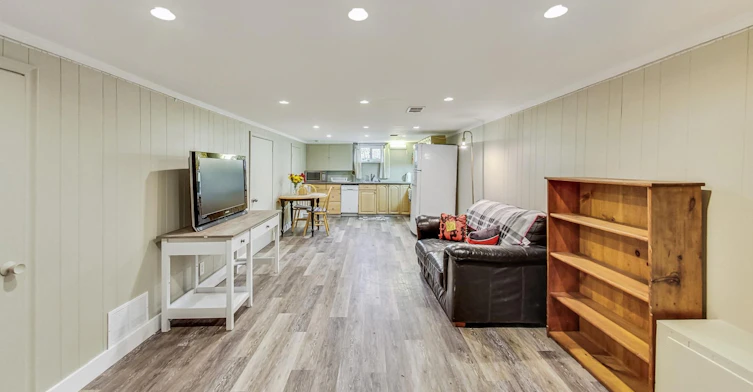 1 Milne Avenue, Toronto, ON, M1L 1J7 - 8