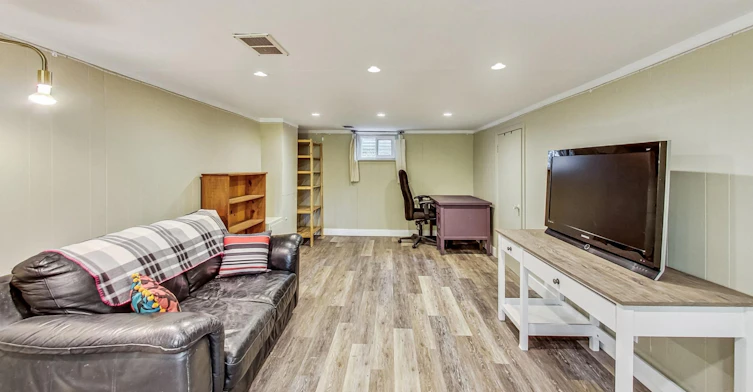 1 Milne Avenue, Toronto, ON, M1L 1J7 - 9