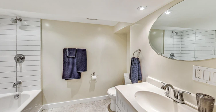 1 Milne Avenue, Toronto, ON, M1L 1J7 - 6
