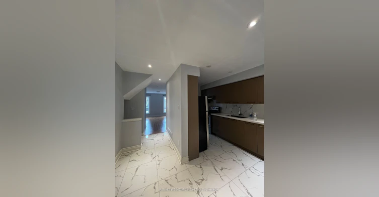 102 Seamist Crescent, Toronto, ON, M1V 3K4 - 3