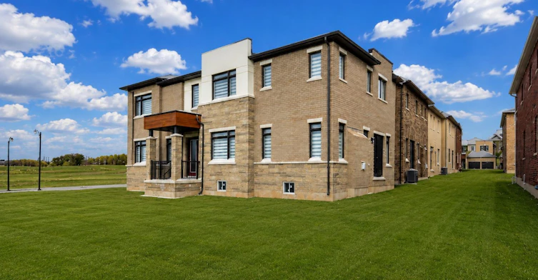 2215 Crystal Drive, Oshawa, ON, L1L 0W7 - 37