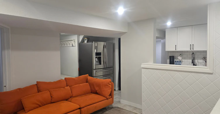 Lower-211 Glen Hill Drive, Whitby, ON, L1N 7J5 - 4