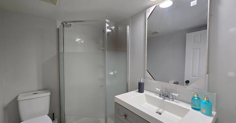 Lower-211 Glen Hill Drive, Whitby, ON, L1N 7J5 - 14