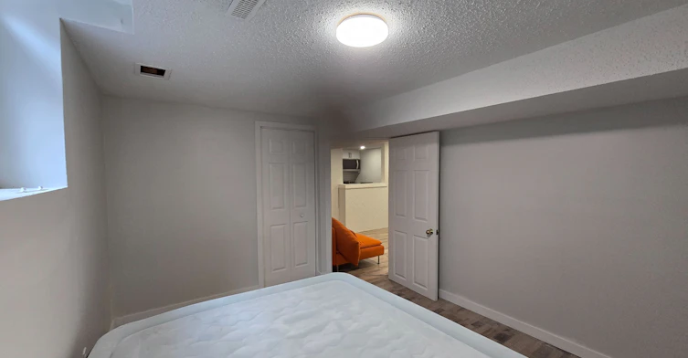 Lower-211 Glen Hill Drive, Whitby, ON, L1N 7J5 - 11