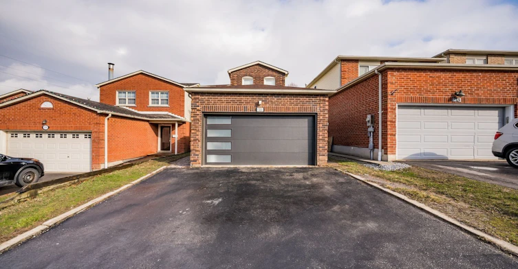 Lower-211 Glen Hill Drive, Whitby, ON, L1N 7J5
