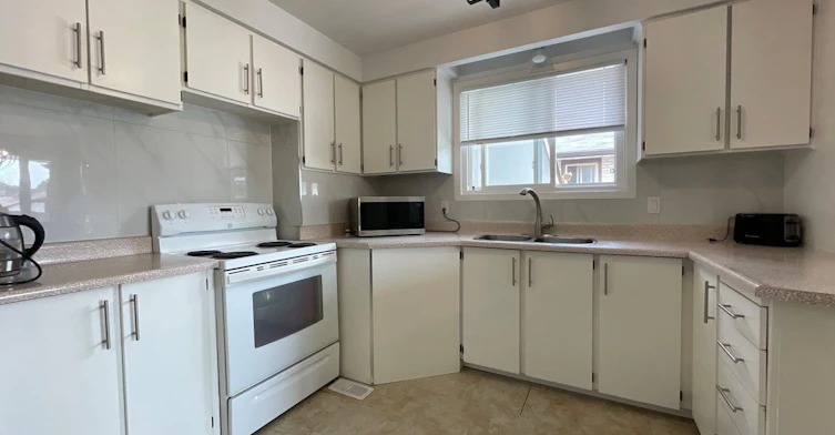 Main-644 Athol Street E, Oshawa, ON, L1H 1M3 - 10