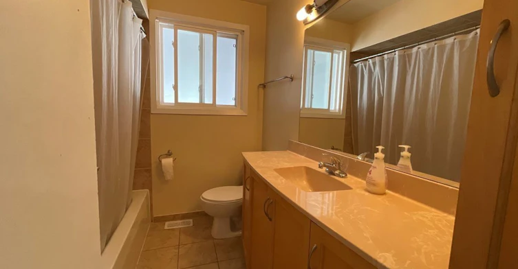 Main-644 Athol Street E, Oshawa, ON, L1H 1M3 - 11
