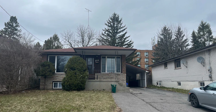 Main-644 Athol Street E, Oshawa, ON, L1H 1M3
