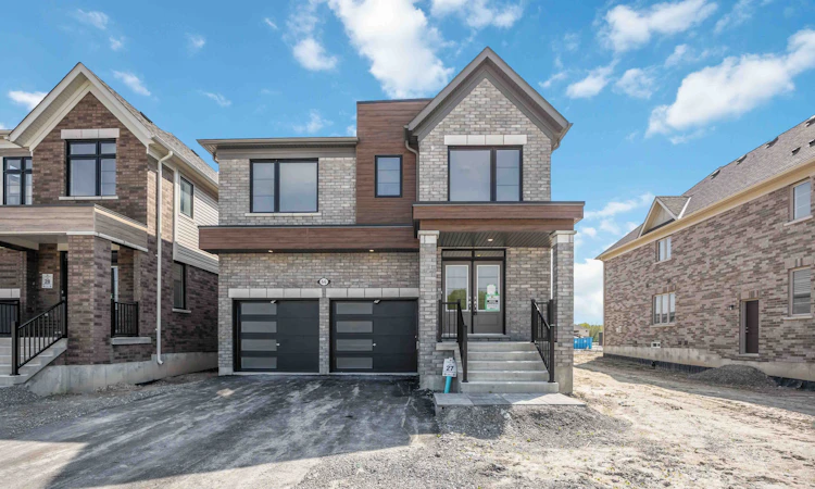 66 Donald Cameron Crescent