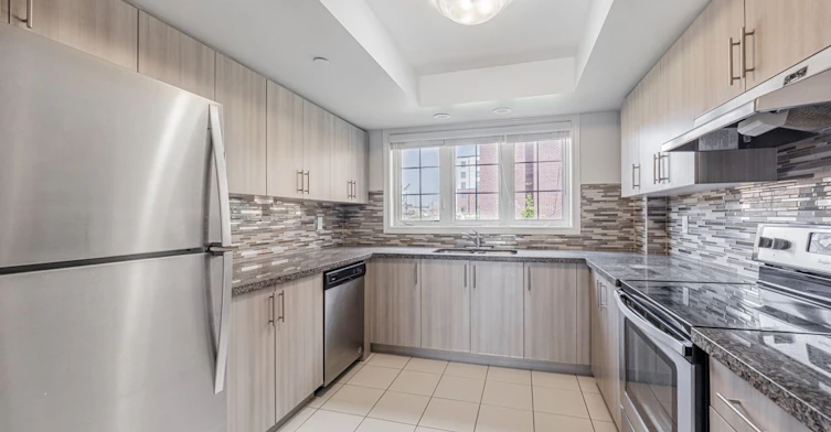 2496 Rosedrop Path, Oshawa, ON, L1L 0K6 - 9
