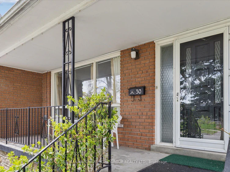 30 Briarbluff Avenue, Toronto, ON, M1E 3H3 - 4