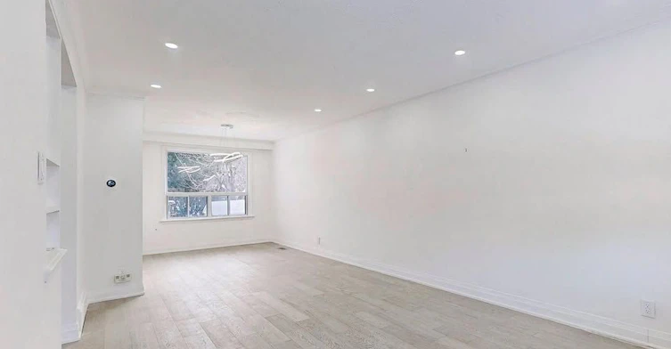 Main-11 Dalehurst Ave Avenue, Toronto, ON, M1G 2X6 - 3