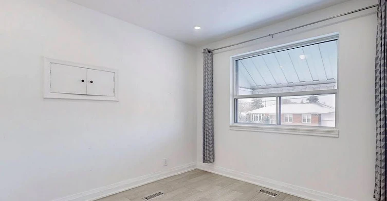 Main-11 Dalehurst Ave Avenue, Toronto, ON, M1G 2X6 - 11