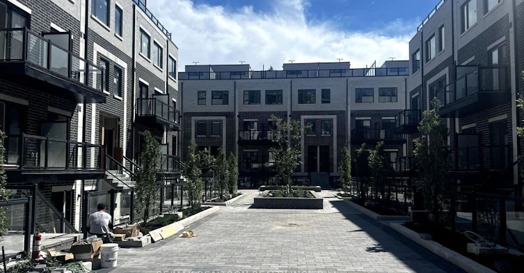 C3-102-3445 Sheppard Avenue E, Toronto, ON, M1T 3K5