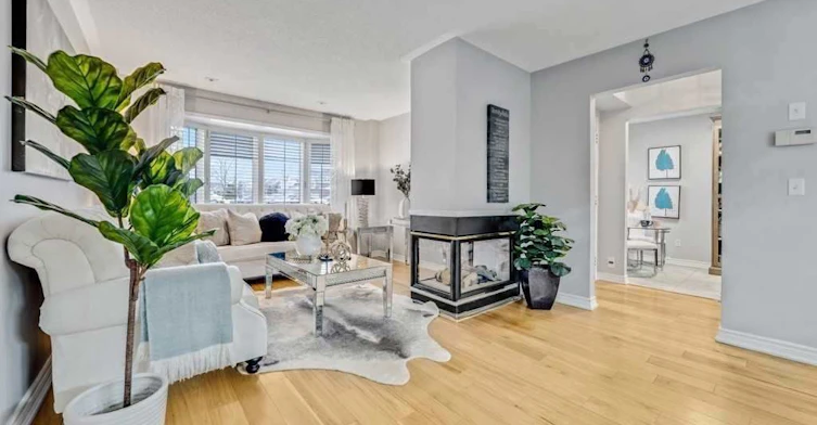 25 Mondeo Drive, Toronto, ON, M1P 5B6 - 4