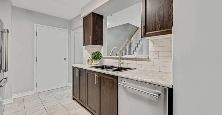 25 Mondeo Drive, Toronto, ON, M1P 5B6 - 12