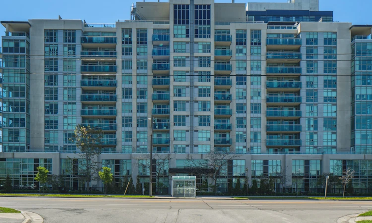 902-1600 Charles Street