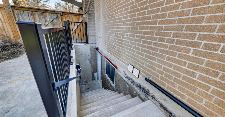 20 Ivy Green Crescent, Toronto, ON, M1G 2Z3 - 4