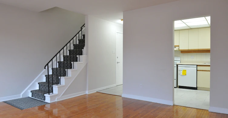 A-1013 Pape Avenue, Toronto, ON, M4K 3V8 - 27